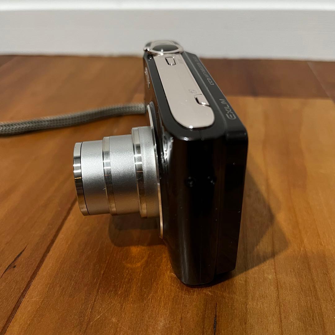デジタルカメラ CASIO EXILIM EX-Z400