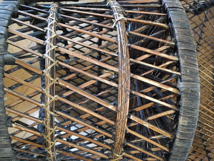 籠　人形、子供用椅子