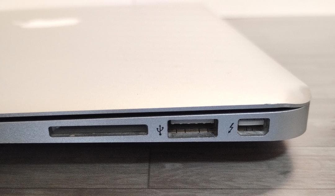 MacBook Air 13インチ 2014 i5 250GB 充電器付