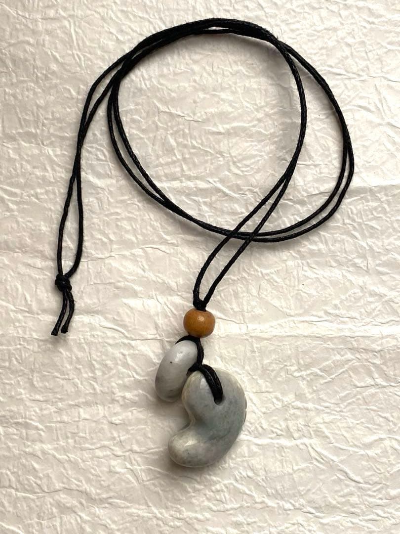 糸魚川翡翠　ニノ型勾玉と獣型勾玉のネックレス
