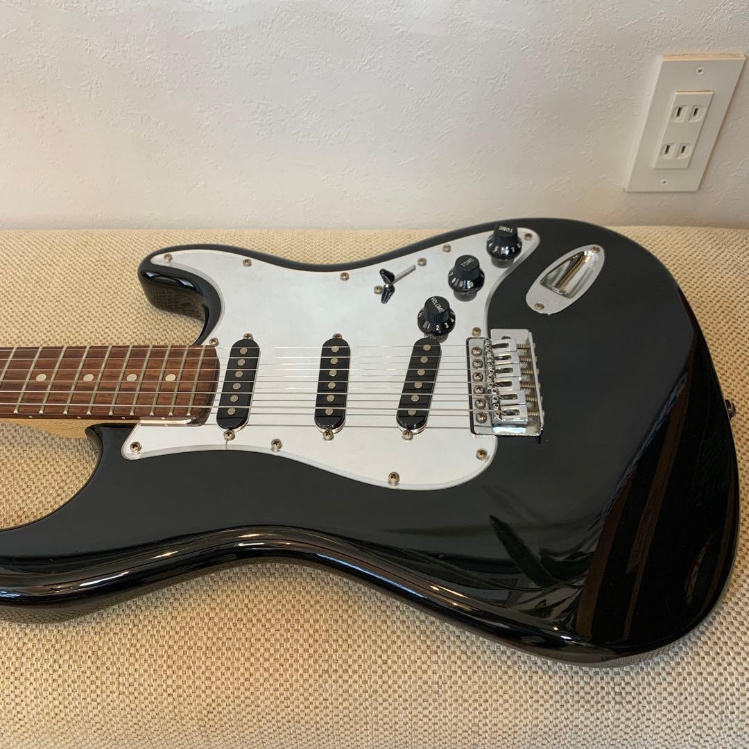 Marvis ストラトタイプ　エレキギター　メイビス