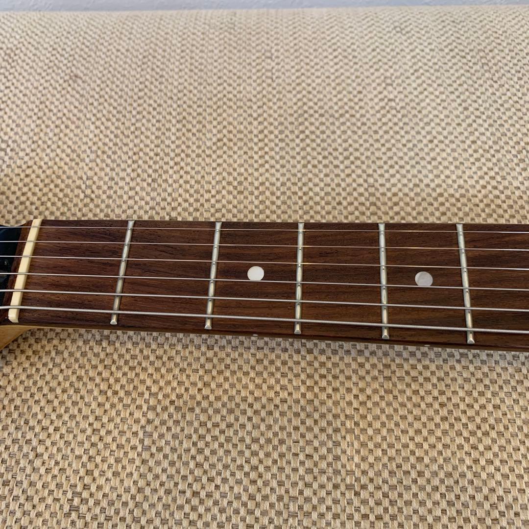 Marvis ストラトタイプ　エレキギター　メイビス