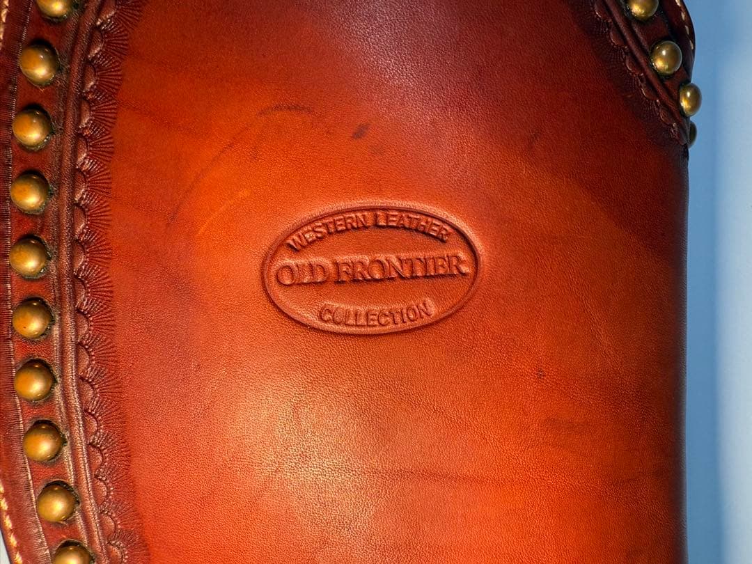 ウィンチェスターM 1873カービン用レザー製スタッズ付きライフルケース