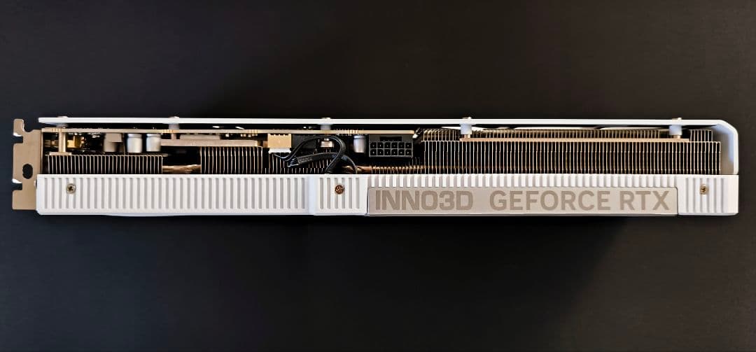 グラフィックボード・グラボ・ビデオカード INNO3D GeForce RTX 5070 Ti X3 OC WHITE
