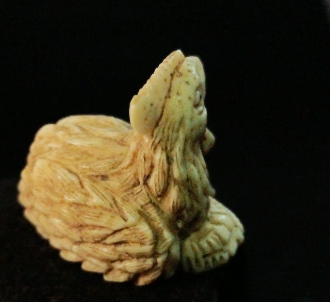 玉石 在銘 「雄鶏 図 酉年」根付