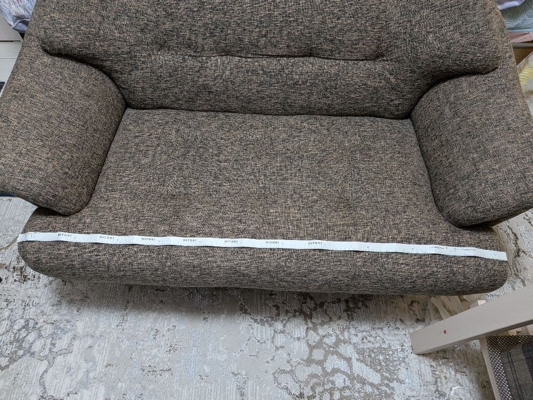 グレー系 2人掛けソファ ボタン付き