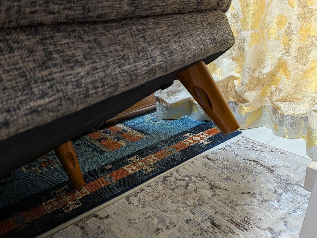 グレー系 2人掛けソファ ボタン付き