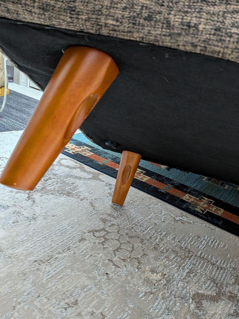 グレー系 2人掛けソファ ボタン付き