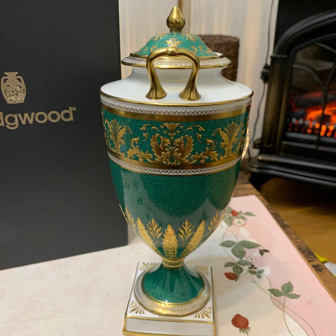 希少ウェッジウッド コロンビア　パウダーグリーン　シャグリーン　フラワーベース