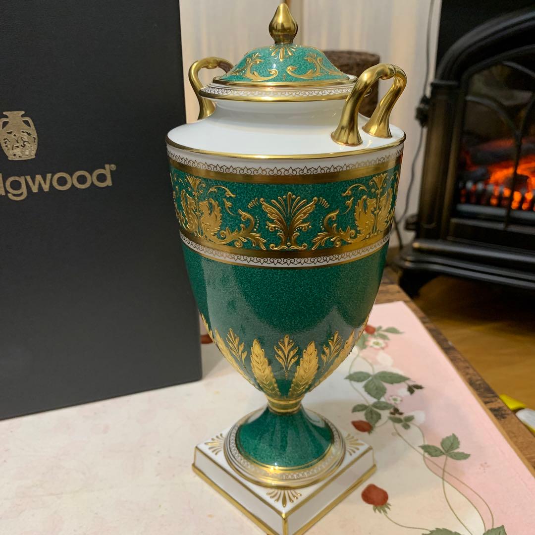 希少ウェッジウッド コロンビア　パウダーグリーン　シャグリーン　フラワーベース