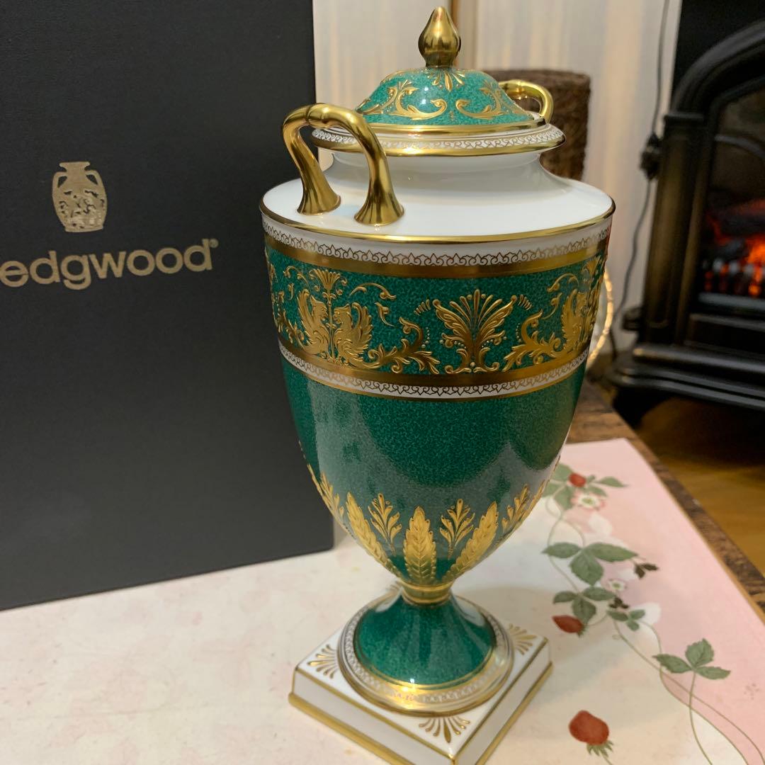 希少ウェッジウッド コロンビア　パウダーグリーン　シャグリーン　フラワーベース