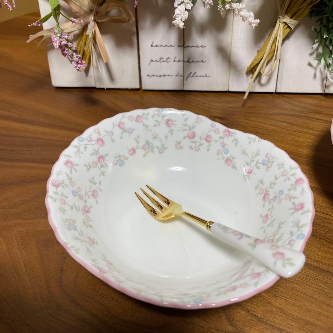 ノリタケ　キューティローズ　デザートボウル&フォークセット