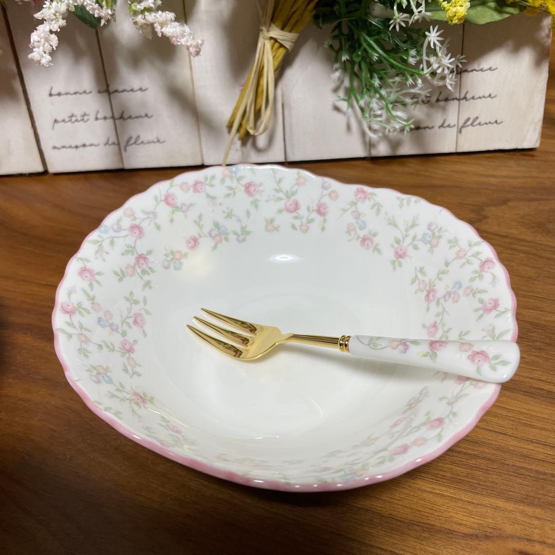 ノリタケ　キューティローズ　デザートボウル&フォークセット