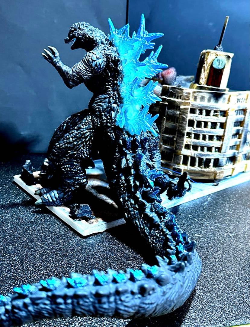 プレミアムバンダイ限定ムービーモンスター躍動２０２３熱放射カラーver