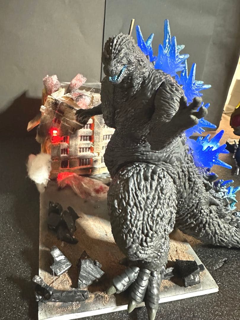 プレミアムバンダイ限定ムービーモンスター躍動２０２３熱放射カラーver