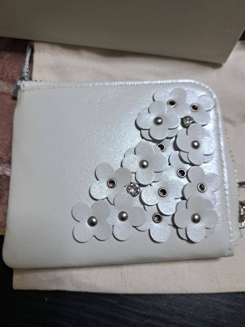 未使用ANTEPRIMAマッツェット小物/Lラウンドウォレット/パールホワイト