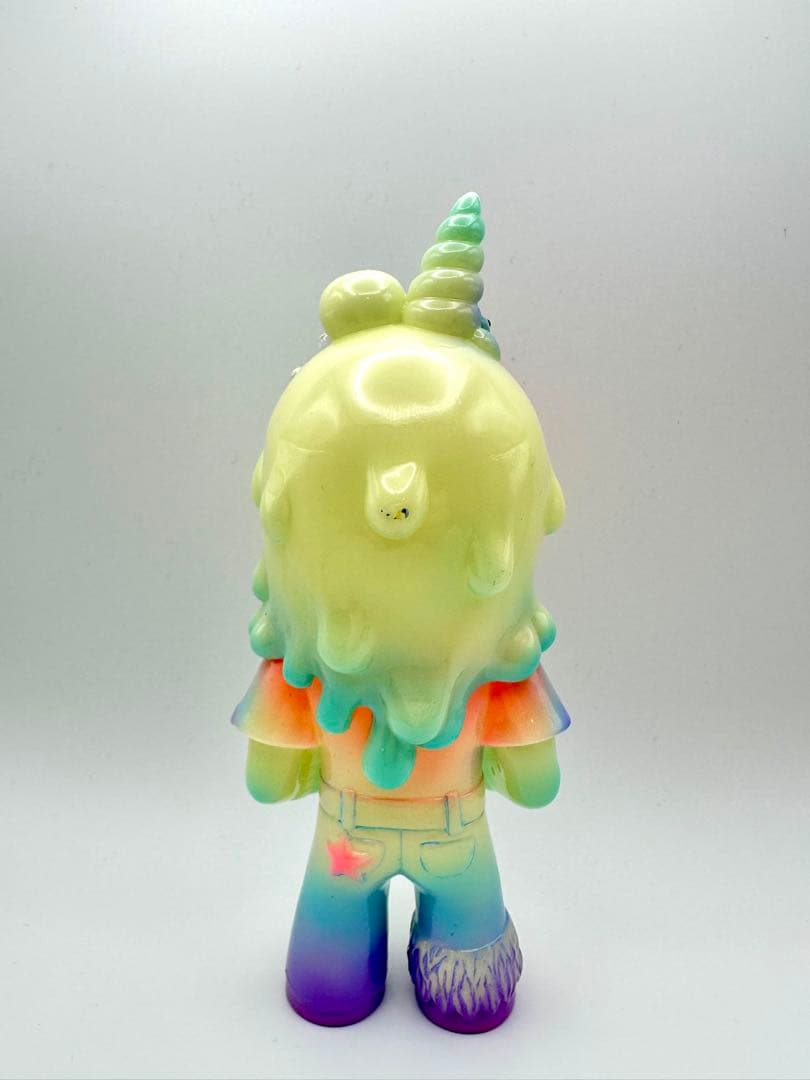 意識他界系　メルトくん　蓄光タイプ　ソフビ