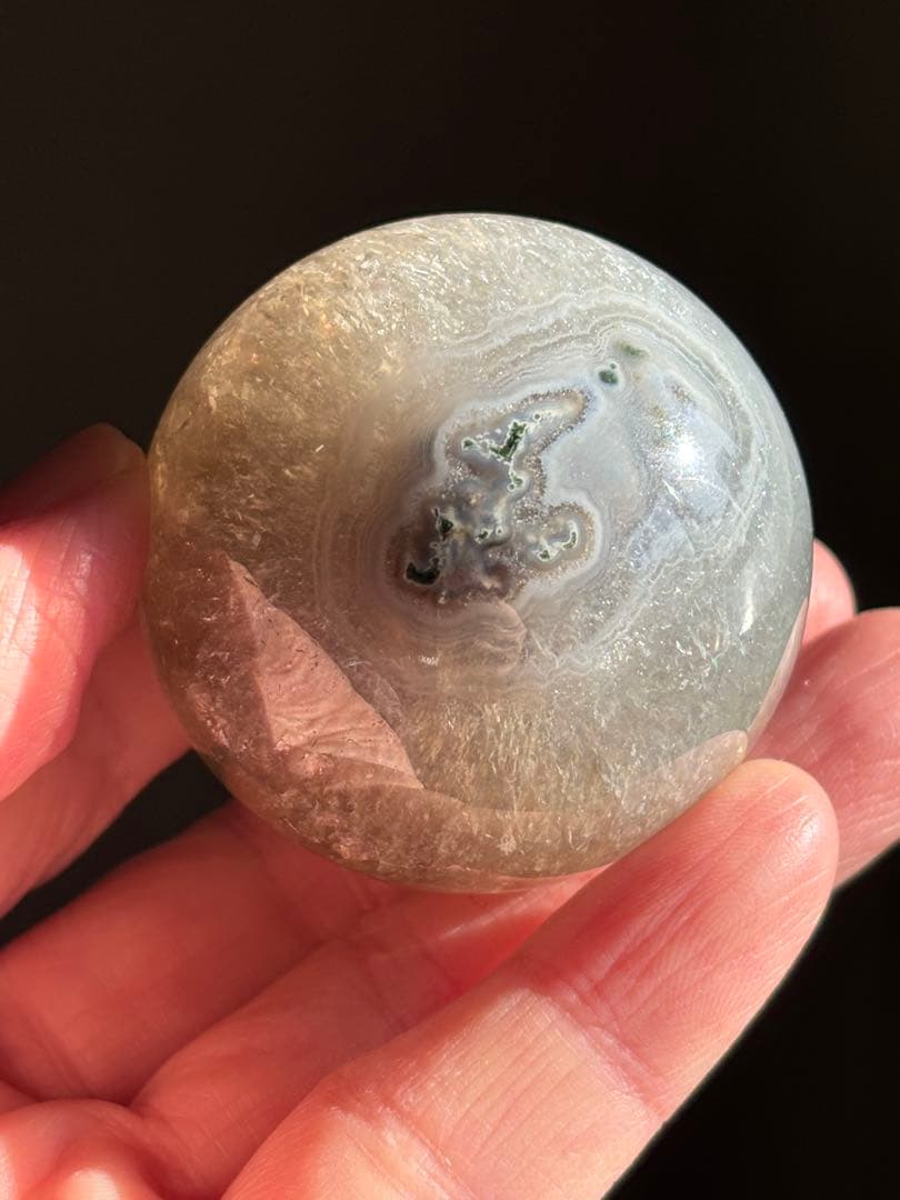 ブラジル産　プラシオライト　瑪瑙共生　グリーンアメジスト　スフィア4.72cm