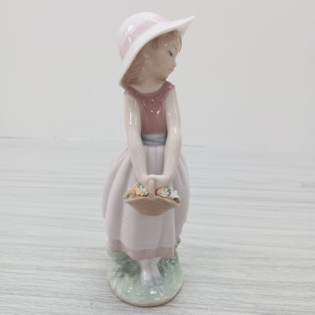 ♢114 LLADRO リヤドロ 花の小径 フィギュリン 女の子 陶器人形 置物