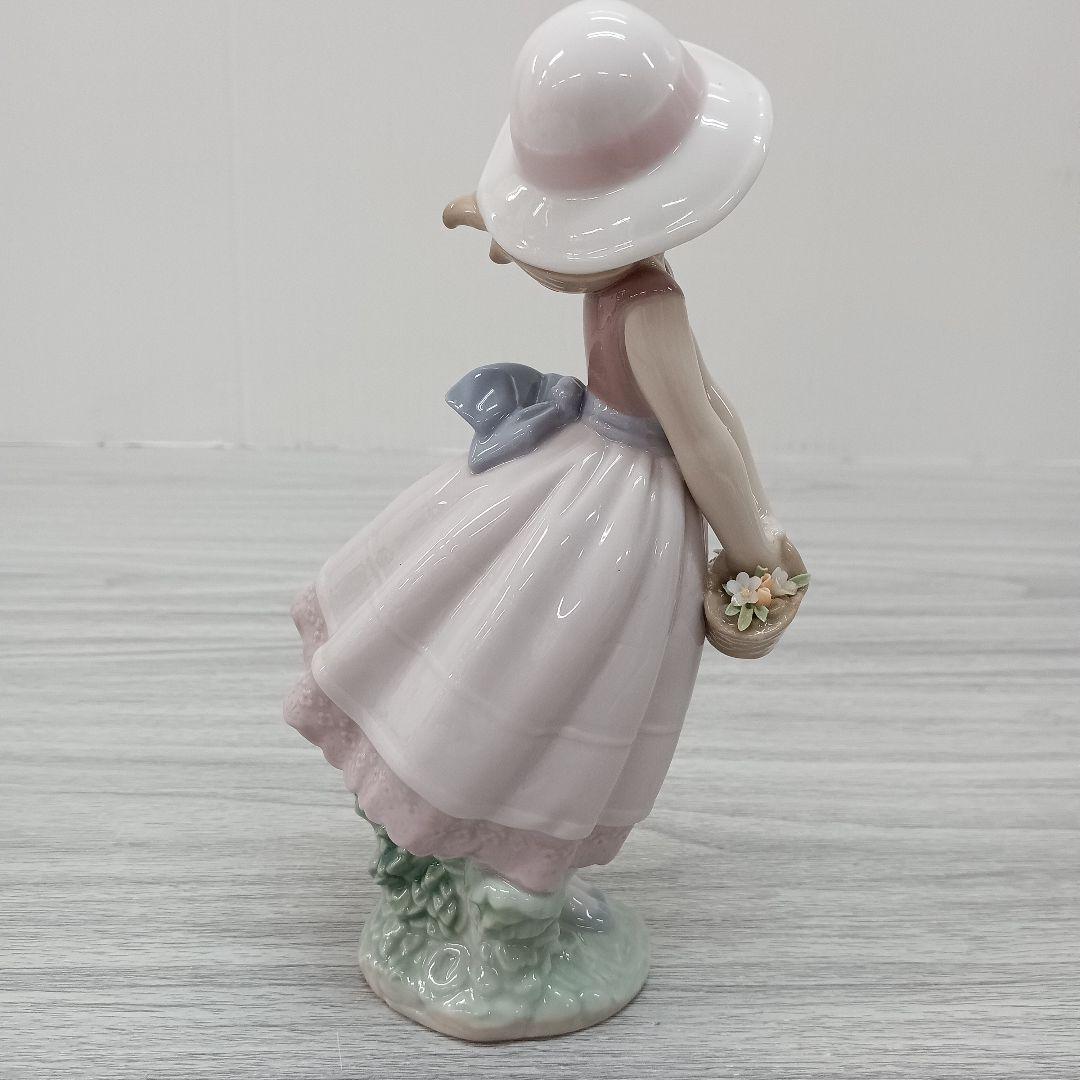 ♢114 LLADRO リヤドロ 花の小径 フィギュリン 女の子 陶器人形 置物