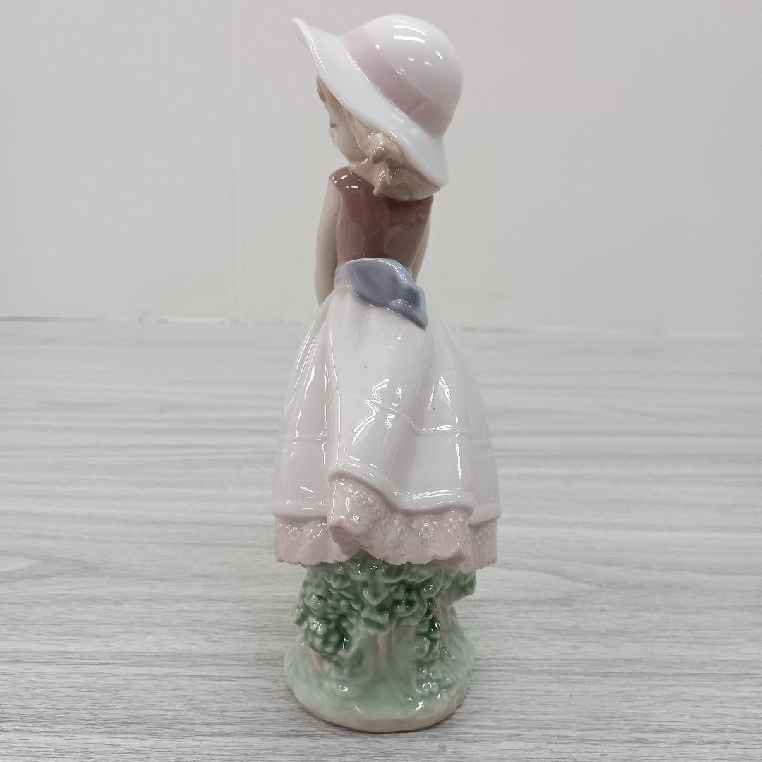 ♢114 LLADRO リヤドロ 花の小径 フィギュリン 女の子 陶器人形 置物