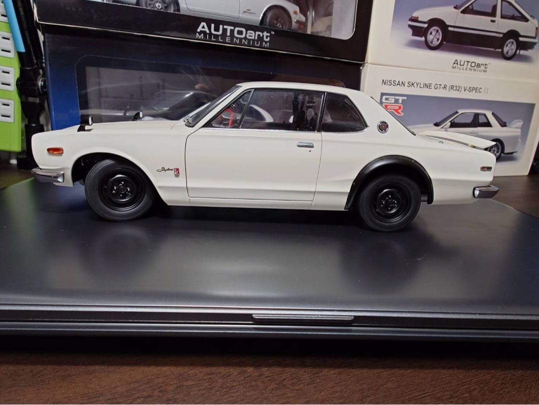 ミニカー AUTOart Nissan Skyline GT-R (KPGC10)1/18
