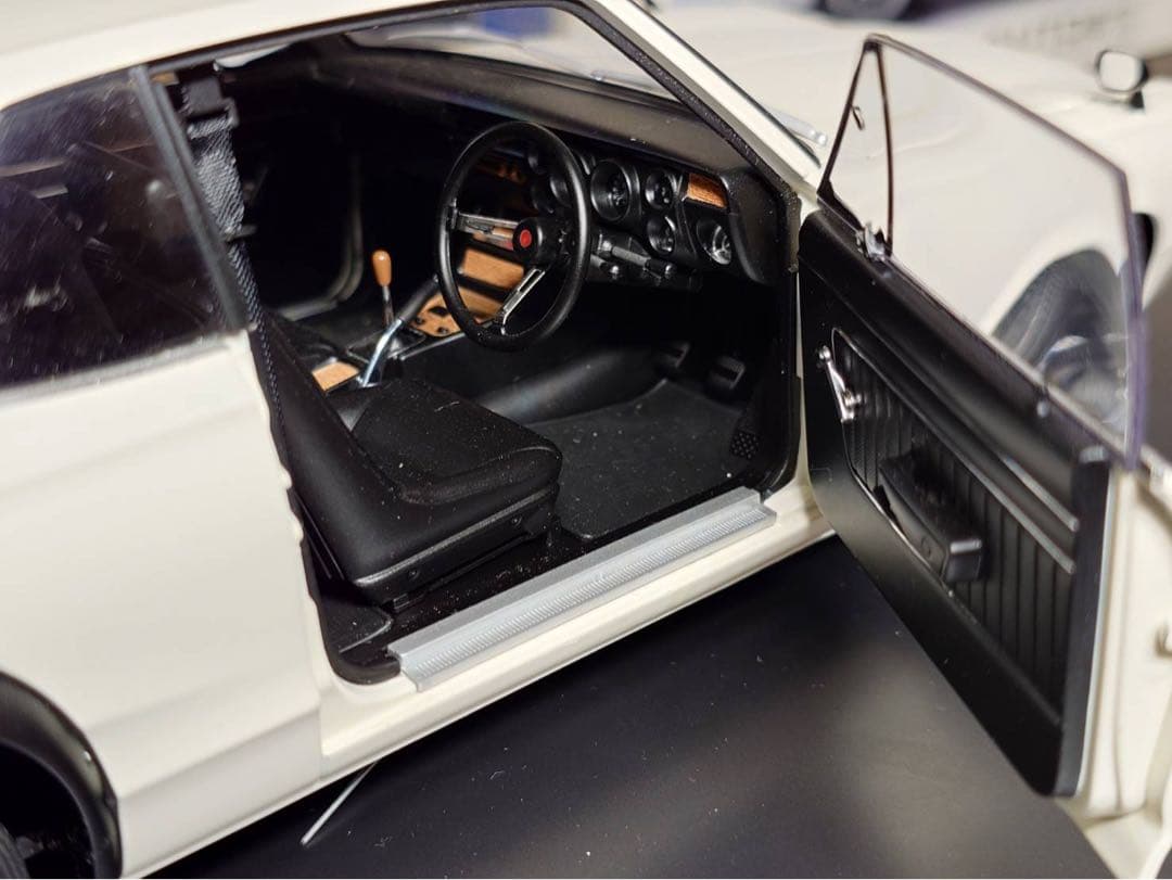 ミニカー AUTOart Nissan Skyline GT-R (KPGC10)1/18