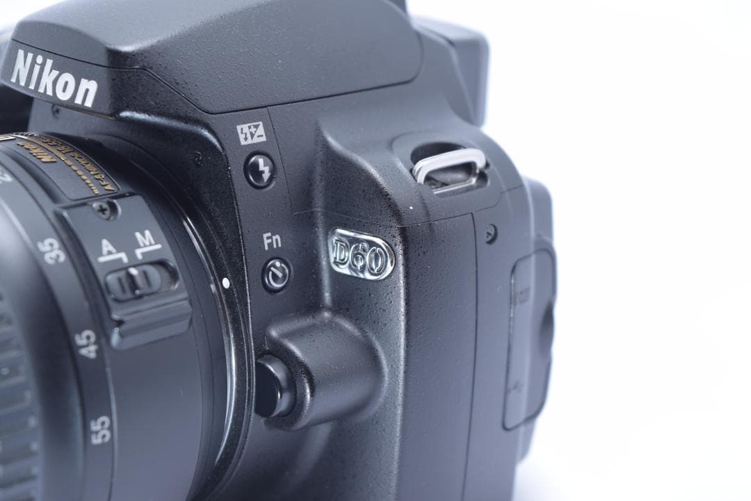 （その１）Nikon D60 おまけ充実　シャッター数2500回以下
