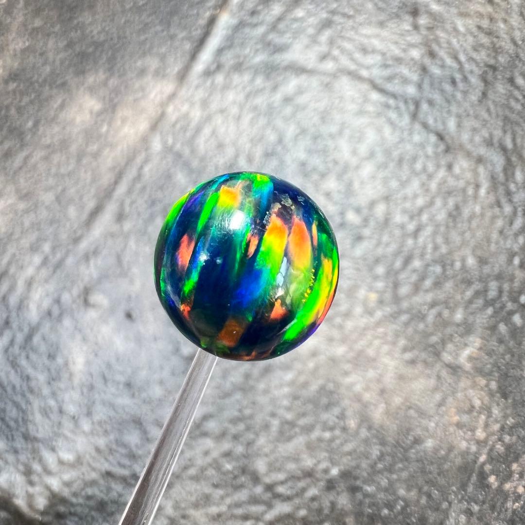 強いファイヤーが輝く！　ブラックオパール　ビーズ　粒売り　1