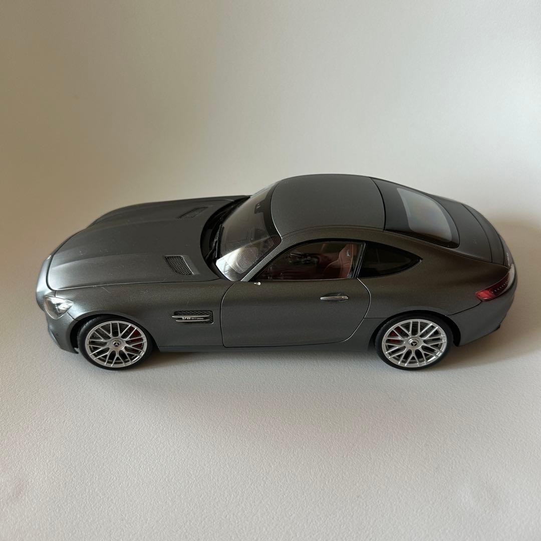 Mercedes-Benz AMGGTミニカー 1/18マットグレー