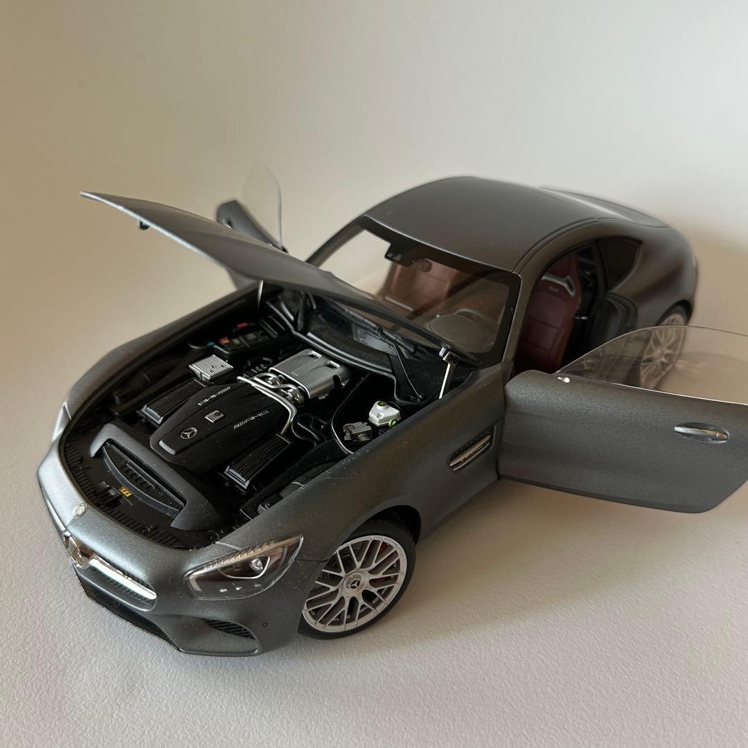 Mercedes-Benz AMGGTミニカー 1/18マットグレー
