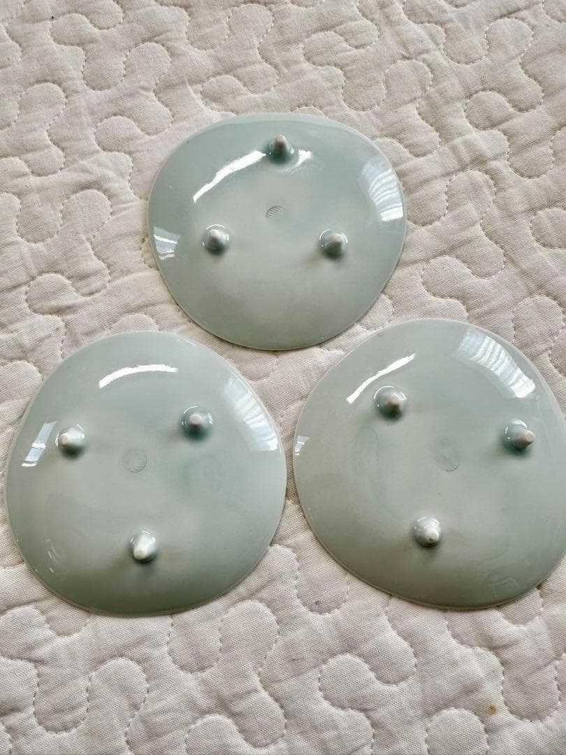 【未使用】有田焼　鴻窯　蓋付き三段重　高台　小皿　金　おせち　お正月