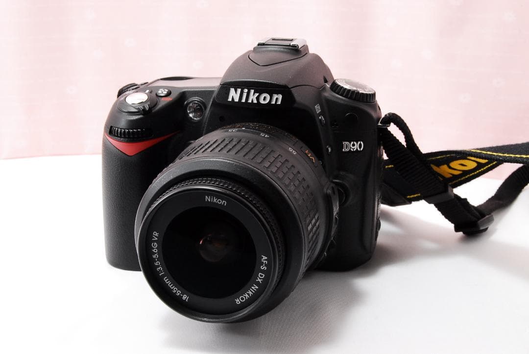〓手振れ補正レンズ付〓ニコン Nikon D90 デジタル一眼レフカメラ