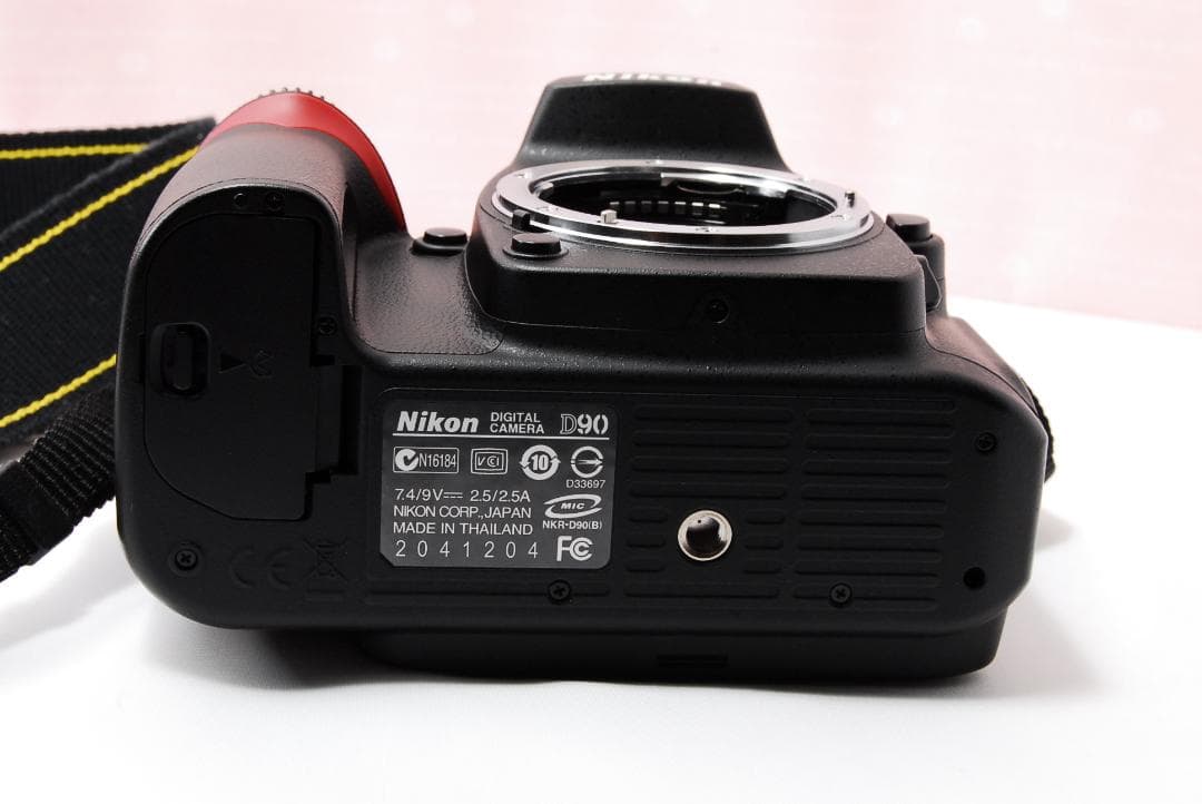 〓手振れ補正レンズ付〓ニコン Nikon D90 デジタル一眼レフカメラ