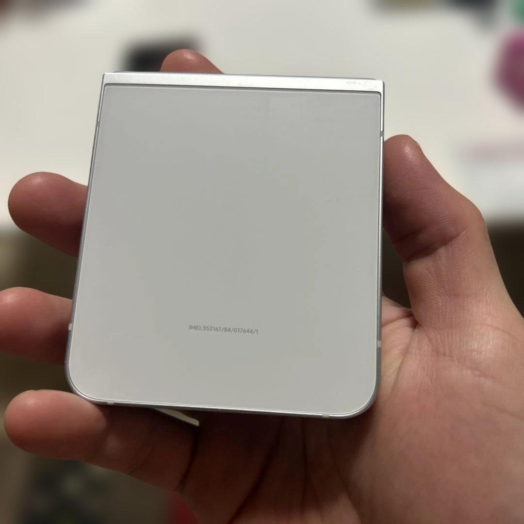 ✨値下げ可能✨SIMフリー Galaxy Z Flip6 256GB ホワイト