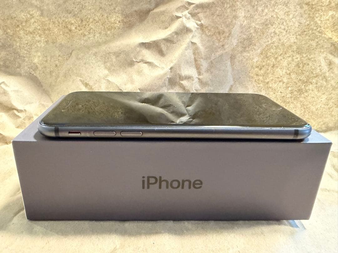 【美品】Apple iPhone8 64GB スペースグレー バッテリー93%