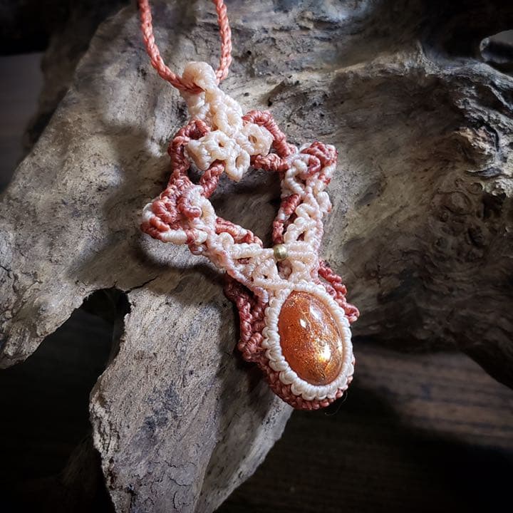 日長石「サンストーン 」マクラメ編みネックレス