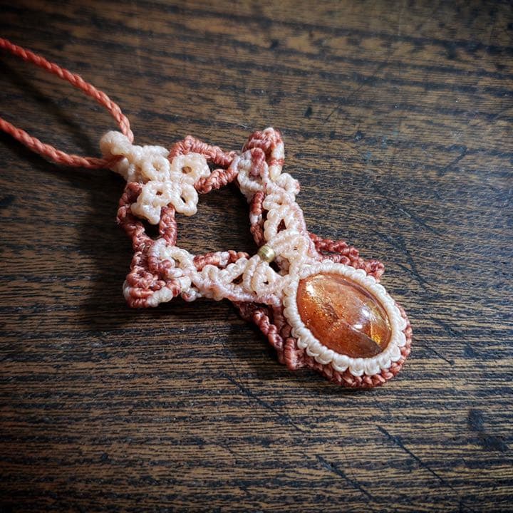 日長石「サンストーン 」マクラメ編みネックレス