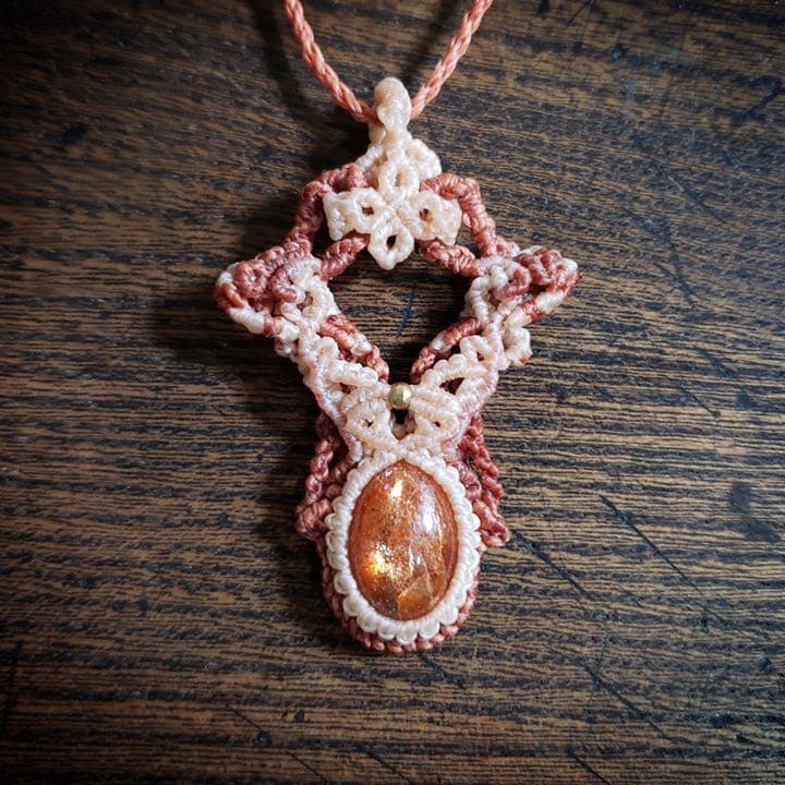 日長石「サンストーン 」マクラメ編みネックレス