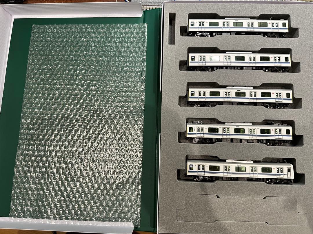 KATO 10-2043 東急電鉄5050系4000番台 新幹線ラッピング