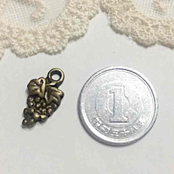 ぶどうチャーム（金古美）6個