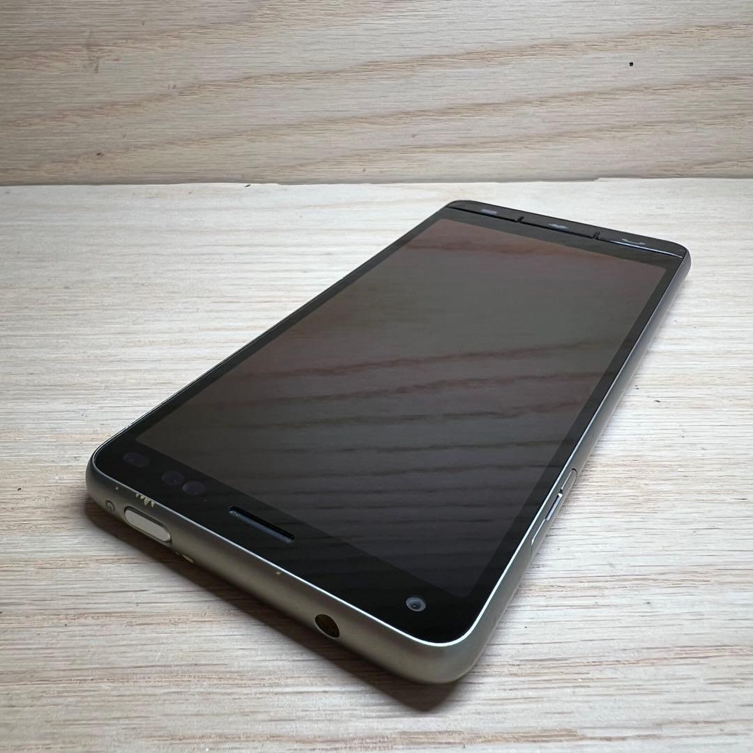 京セラ BASIO4 本体 Y116