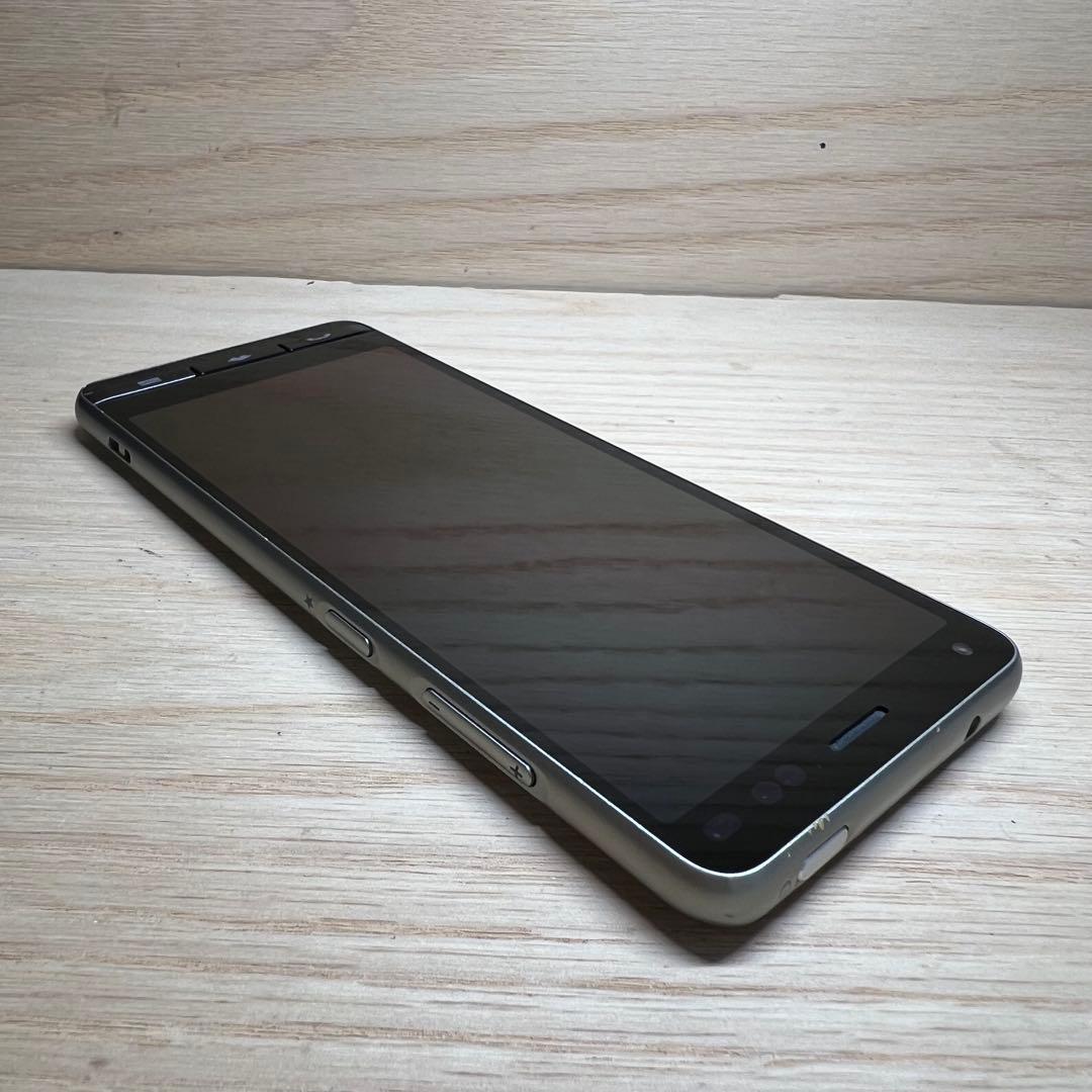 京セラ BASIO4 本体 Y116