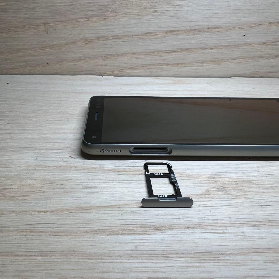 京セラ BASIO4 本体 Y116