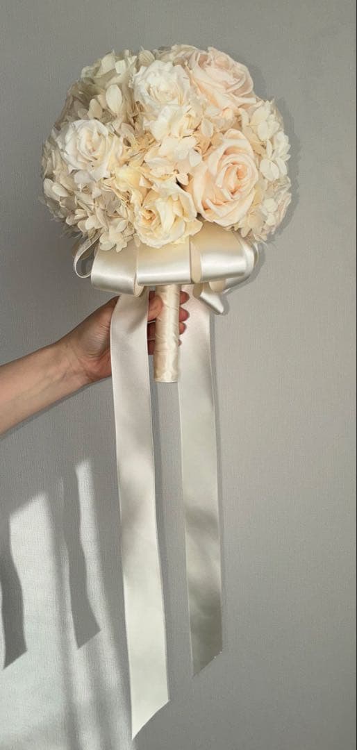 【ほぼ新品】白いバラのラウンドブーケ・ブートニア