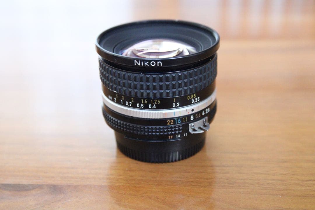 Nikon NIKKOR 20mm f/2.8 レンズ