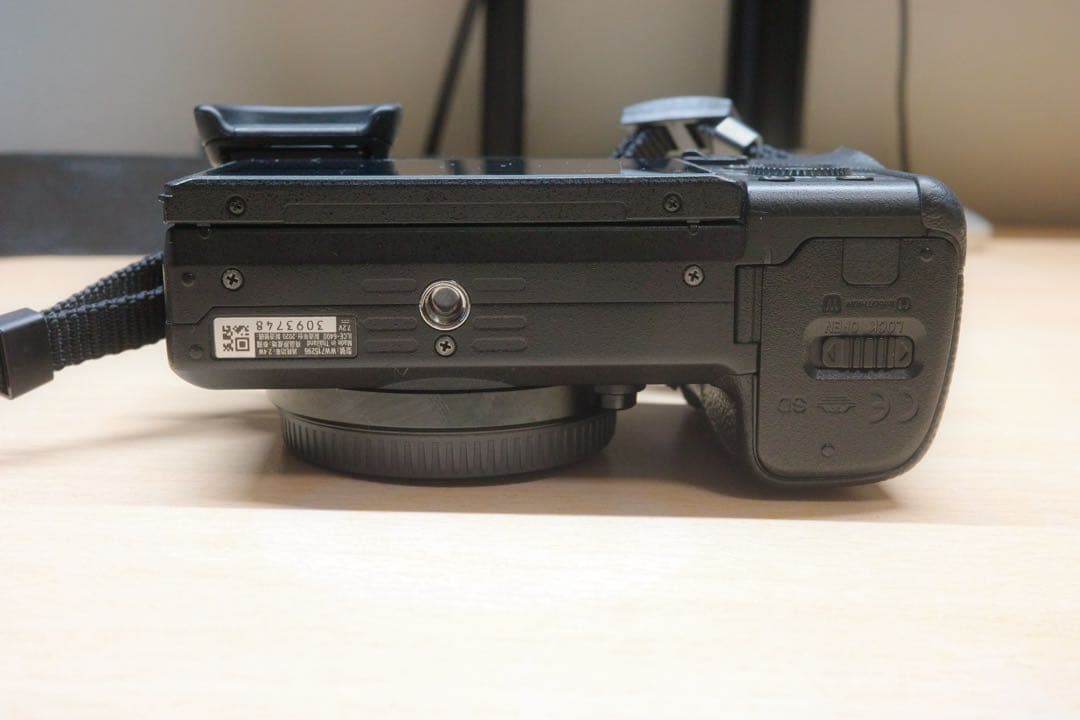 【出品2/8まで】SONY α6400 ミラーレス一眼カメラ