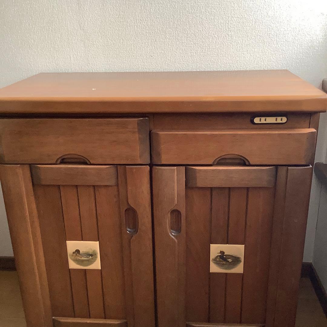 ☆送料無料　木製　サイドボード　キャビネット　リビング収納　88✕86✕47