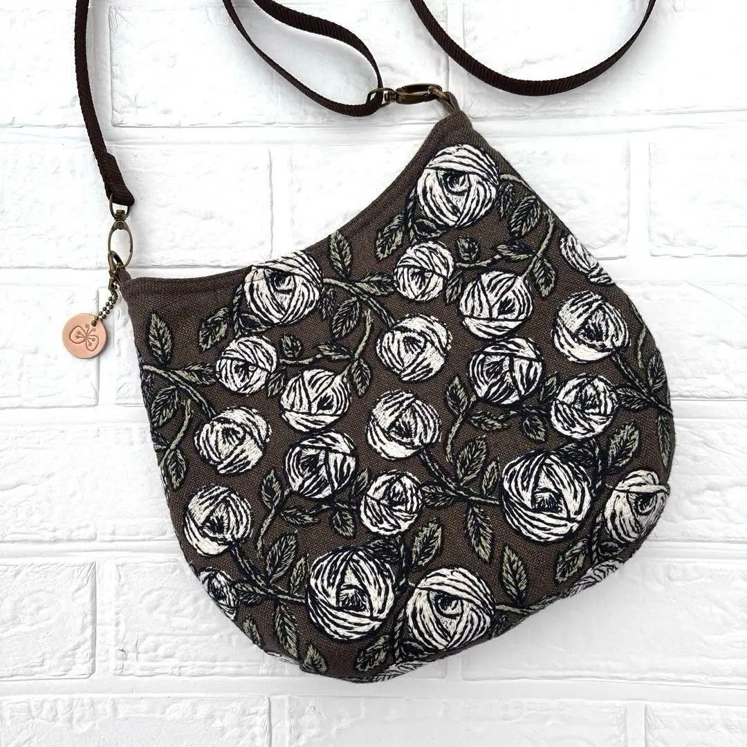 60303D ハンドメイド　ミナペルホネン　しずく型ショルダーバック