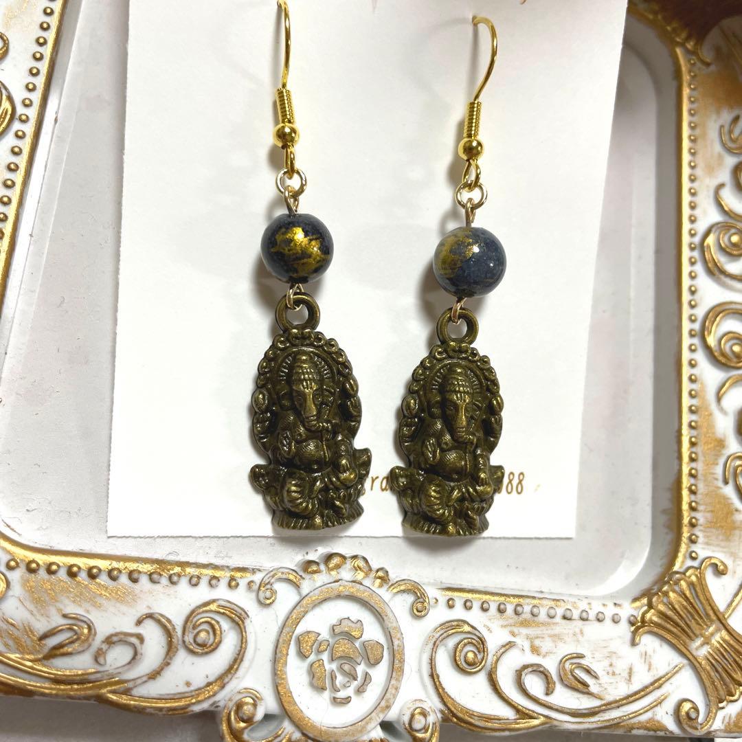 200 ゴールドガネーシャと天然石のピアス・イヤリング